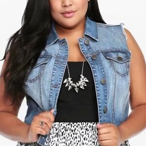 Torrid Vintage Denim Crop Vest, Size 1X